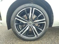 Gebraucht Volvo XC60 R-Design 235 PS (172 kW) 2021 Weiss SUV
