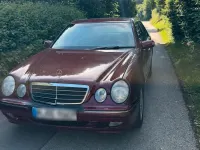 Gebraucht Mercedes E220 143 PS (105 kW) 2000 Andere farben Kombi