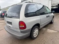 Gebraucht Chrysler Voyager 133 PS (97 kW) 2000 Silber Van / Kleinbus