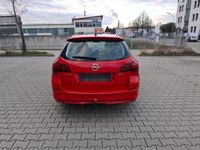 Gebraucht Opel Astra 110 PS (80 kW) 2011 Rot Kombi