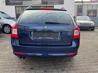 Gebraucht Skoda Octavia Ambiente 122 PS (89 kW) 2009 Blau Kombi