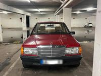 Gebraucht Mercedes 190 122 PS (89 kW) 1983 Rot Limousine