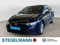 Gebraucht VW Golf VIII Life 131 PS (96 kW) 2022 Blau Limousine