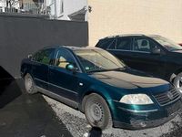 Gebraucht VW Passat 130 PS (95 kW) 2003 Grün Limousine