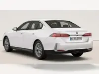 Neu BMW 520 Sport Line 208 PS (152 kW) 2026 Weiß (alpinweiß uni) Limousine