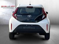 Gebraucht Toyota Aygo X X-play 72 PS (52 kW) 2024 Schneeweiß SUV