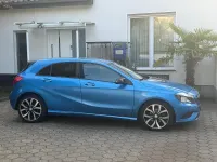 Gebraucht Mercedes A180 122 PS (89 kW) 2013 Blau Kleinwagen