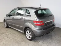 Gebraucht Mercedes B160 95 PS (69 kW) 2011 Grau Kleinwagen