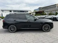 Gebraucht BMW X7 M Sport 530 PS (389 kW) 2024 Schwarz SUV