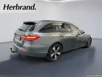 Gebraucht Mercedes C300 Avantgarde 265 PS (194 kW) 2023 Metalliclack selenitgrau Kombi