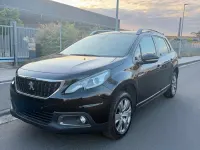 Gebraucht Peugeot 2008 Active 82 PS (60 kW) 2017 Schwarz SUV