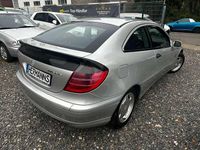 Gebraucht Mercedes C180 129 PS (94 kW) 2001 Silber Coupé