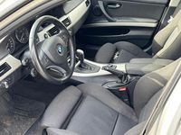 Gebraucht BMW 318 143 PS (105 kW) 2012 Silber Kombi