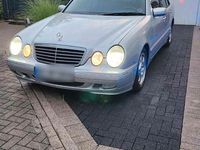 Gebraucht Mercedes E200 136 PS (100 kW) 2000 Silber Limousine