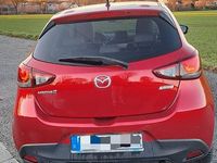 Gebraucht Mazda 2 Edition 90 PS (66 kW) 2015 Rot Kleinwagen