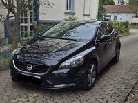 Usata Volvo V40 150 CV (110 kW) 2012 Nero Utilitaria