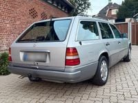 Gebraucht Mercedes E320 220 PS (161 kW) 1993 Silber Kombi
