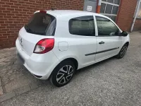Gebraucht Renault Clio 75 PS (55 kW) 2012 Weiß Kleinwagen