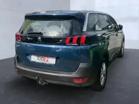 Gebraucht Peugeot 5008 Active 131 PS (96 kW) 2023 Lackierung blau celebes/ (metallic) SUV