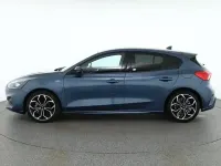 Gebraucht Ford Focus ST-Line 155 PS (114 kW) 2020 Chroma blau metallic Limousine