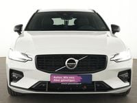 Gebraucht Volvo V60 R-Design 250 PS (183 kW) 2022 Crystal white Kombi