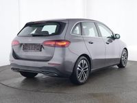 Gebraucht Mercedes B200 Advanced 163 PS (119 kW) 2025 Lack mountaingrau Van / Kleinbus