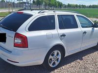 Gebraucht Skoda Octavia Fun 105 PS (77 kW) 2013 Weiß Kombi