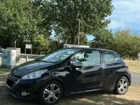 Gebraucht Peugeot 208 Allure 120 PS (88 kW) 2013 Schwarz Kleinwagen