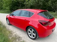 Gebraucht Opel Astra Sport 140 PS (102 kW) 2011 Rot Limousine