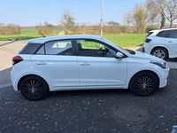 Gebraucht Hyundai i20 GO! 75 PS (55 kW) 2016 Weiß Kleinwagen