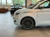 Gebraucht Fiat 500e La Prima 86 kW (118 PS) 2023 Blau Limousine