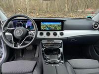 Gebraucht Mercedes E220 200 PS (147 kW) 2023 Silber Kombi