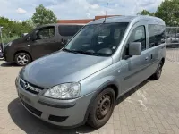 Gebraucht Opel Combo Edition 90 PS (66 kW) 2011 Silber Van / Kleinbus