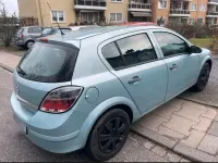 Używany Opel Astra 90 KM (66 kW) 2009 Niebieski Sedan/Limuzyna