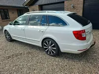 Gebraucht Skoda Superb Elegance 170 PS (125 kW) 2014 Weiß Kombi