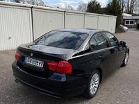 Second-hand BMW 318 143 CP (105 kW) 2009 Negru Berlinǎ