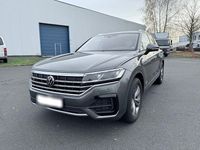 Gebraucht VW Touareg R-line 231 PS (169 kW) 2022 Grau SUV