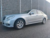 Gebraucht Mercedes E200 185 PS (136 kW) 2010 Silber Limousine