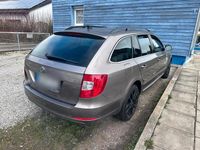 Gebraucht Skoda Superb 140 PS (102 kW) 2012 Braun Kombi