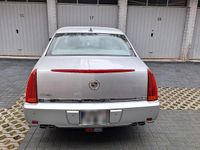 Usata Cadillac Deville 291 CV (214 kW) 2010 Argento Berlina