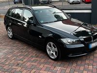 Gebraucht BMW 320 177 PS (130 kW) 2007 Schwarz Kombi