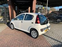 Gebraucht Peugeot 107 Access 68 PS (50 kW) 2012 Weiß Kleinwagen