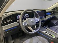 Gebraucht VW Passat Elegance 150 PS (110 kW) 2024 Grenadillschwarz metallic (metallic) Kombi