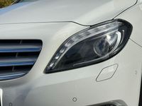 Gebraucht Mercedes B180 122 PS (89 kW) 2012 Weiß Van / Kleinbus