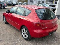 Usado Mazda 3 Comfort 105 HP (77 kW) 2005 Vermelho Citadino