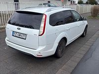 Gebraucht Ford Focus 109 PS (80 kW) 2010 Weiß Limousine