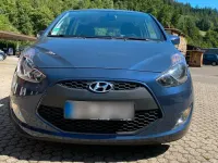 Gebraucht Hyundai ix20 90 PS (66 kW) 2017 Blau Kleinwagen