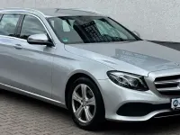 Gebraucht Mercedes E220 Avantgarde 194 PS (142 kW) 2016 Iridiumsilber Kombi