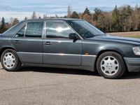 Second-hand Mercedes E320 220 CP (161 kW) 1994 Negru Berlinǎ