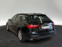 Gebraucht Audi A4 Basis 163 PS (119 kW) 2023 Brillantschwarz Kombi
